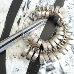 リングサイズを知るには